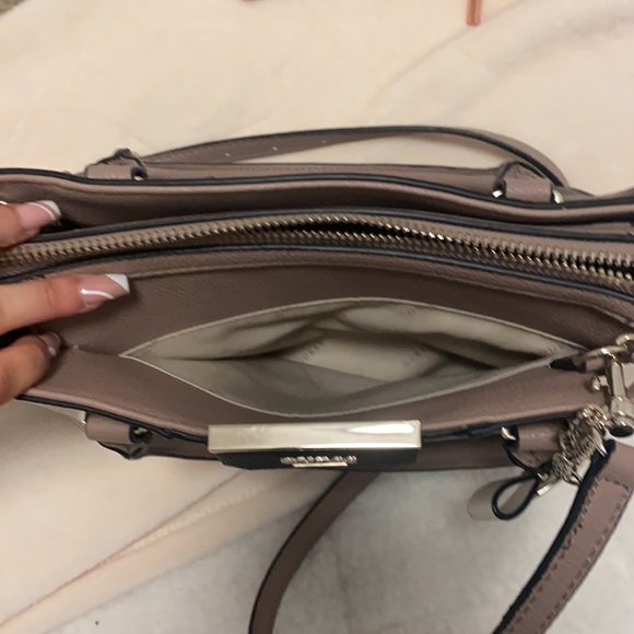 GUESS Purse - Picture 3 of 4